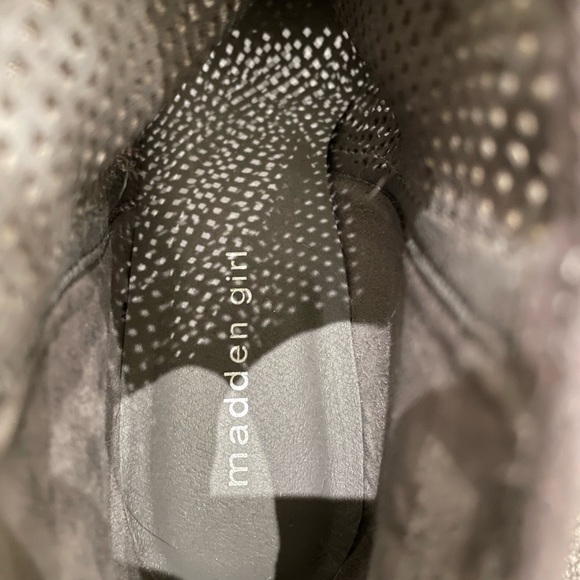 Madden Girl Boots, Size 8.5 - Picture 6 of 6